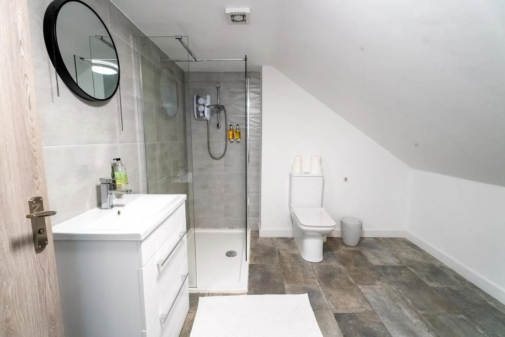 3 Double Br | Wifi | Smart Tv Apartment Cardiff