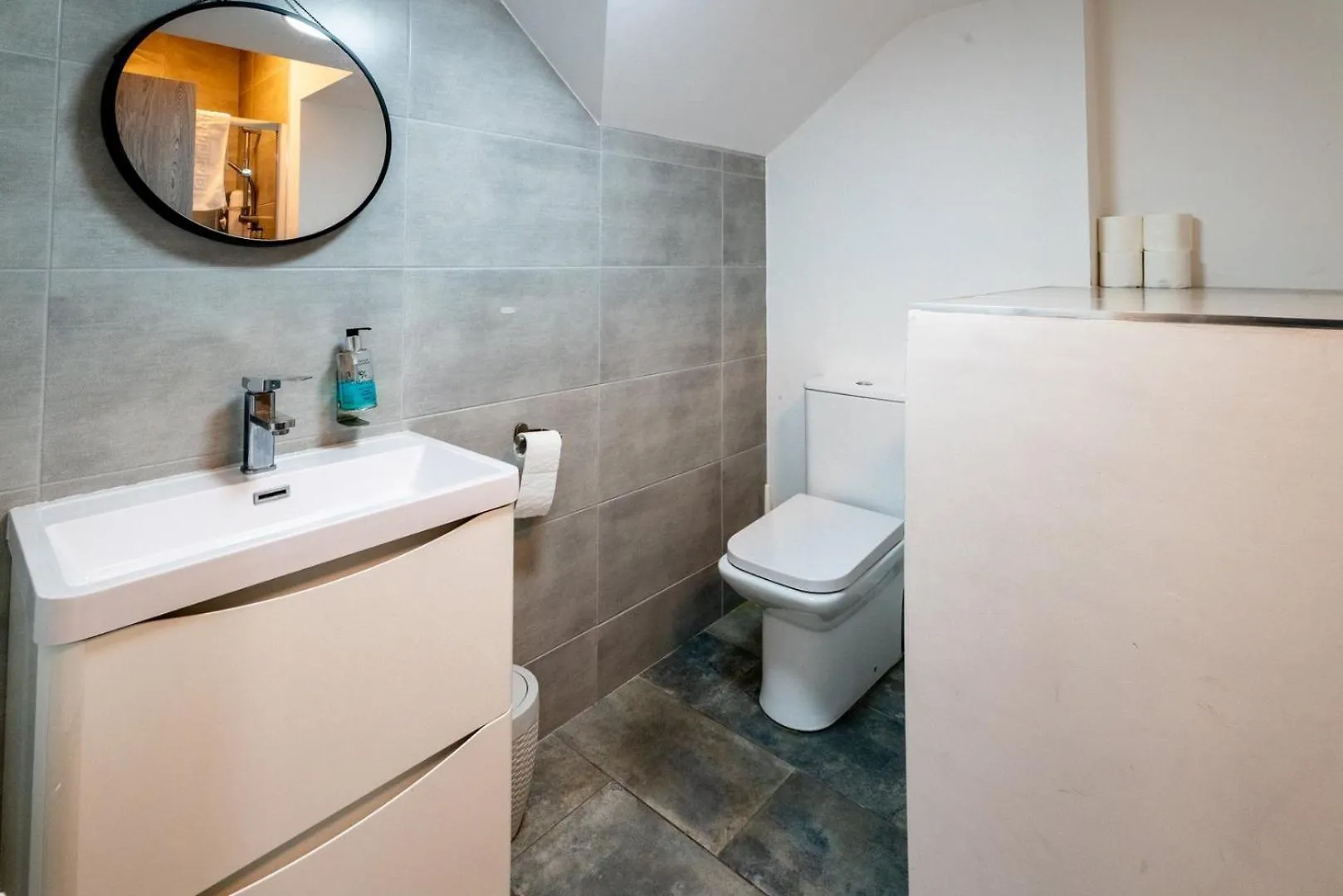 3 Double Br | Wifi | Smart Tv Apartment Cardiff