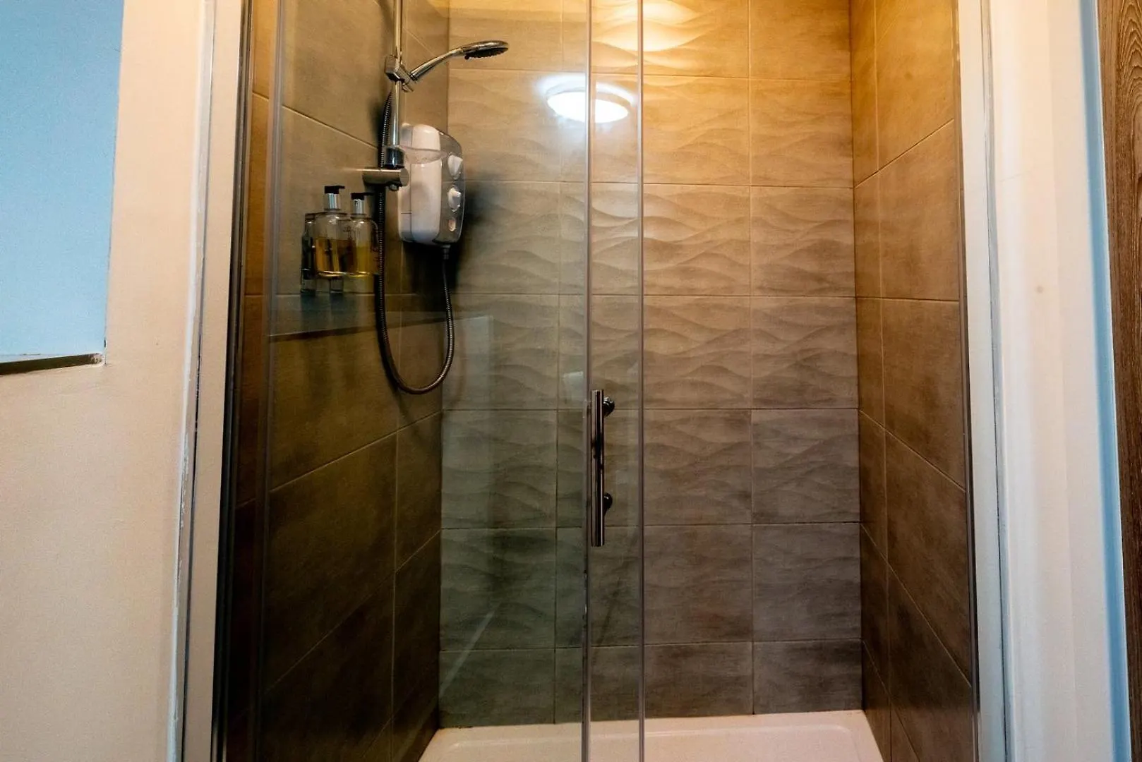 3 Double Br | Wifi | Smart Tv Apartment Cardiff
