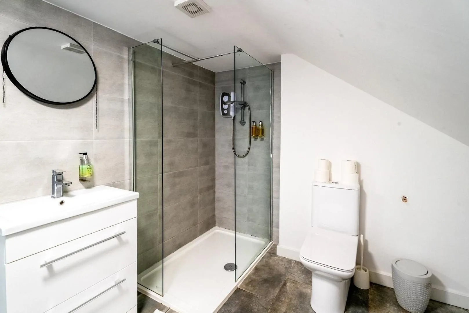 3 Double Br | Wifi | Smart Tv Apartment Cardiff United Kingdom