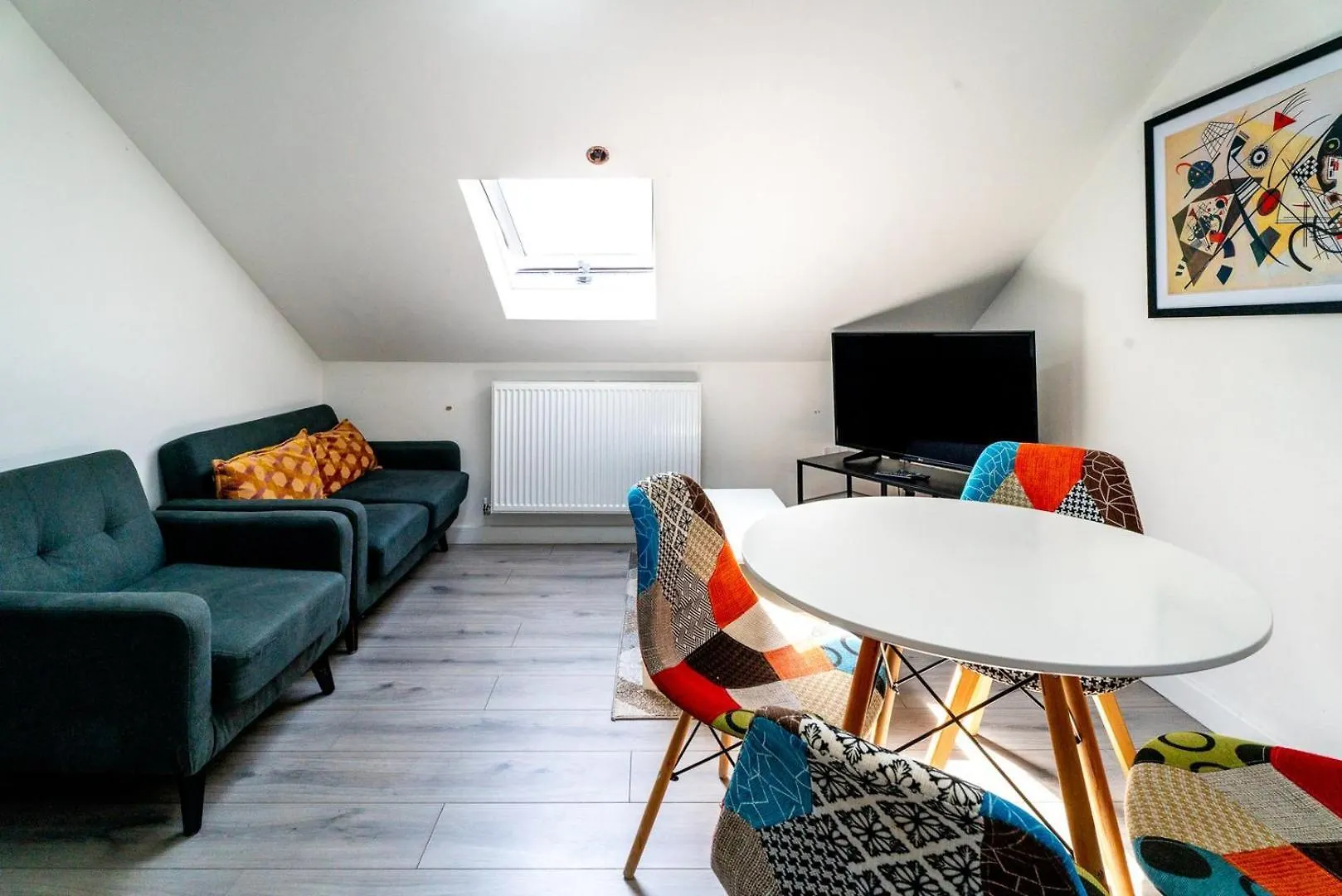3 Double Br | Wifi | Smart Tv contacts